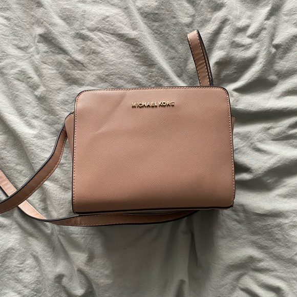BRAND NEW MICHAEL KORS SELMA CROSSBODY - Picture 3 of 5